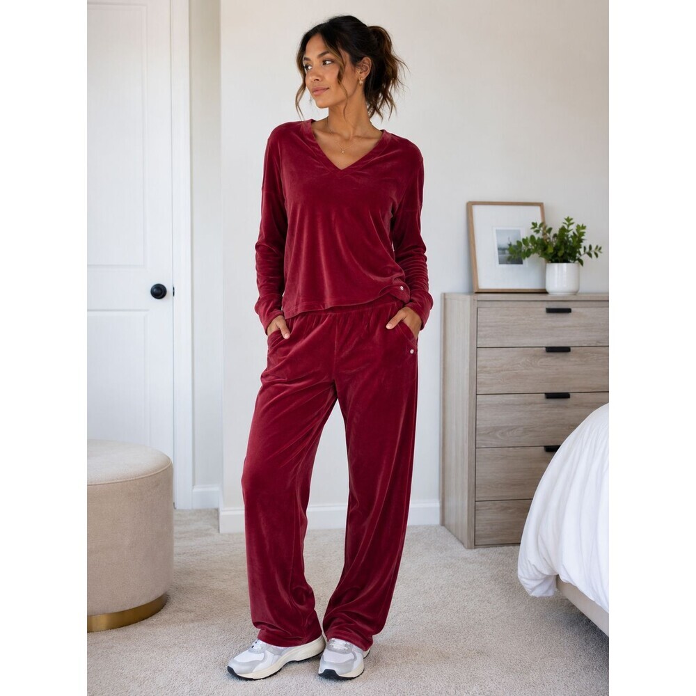 Tommy Bahama Women's Red Velour V-Neck Sweatshirt & Casual Pants Set Size Medium